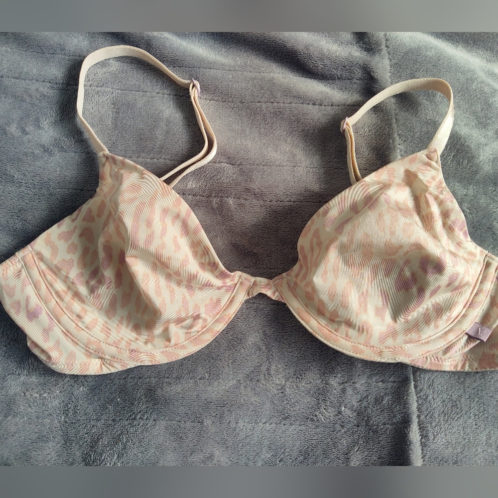 VS Pink Leopard Print Bra